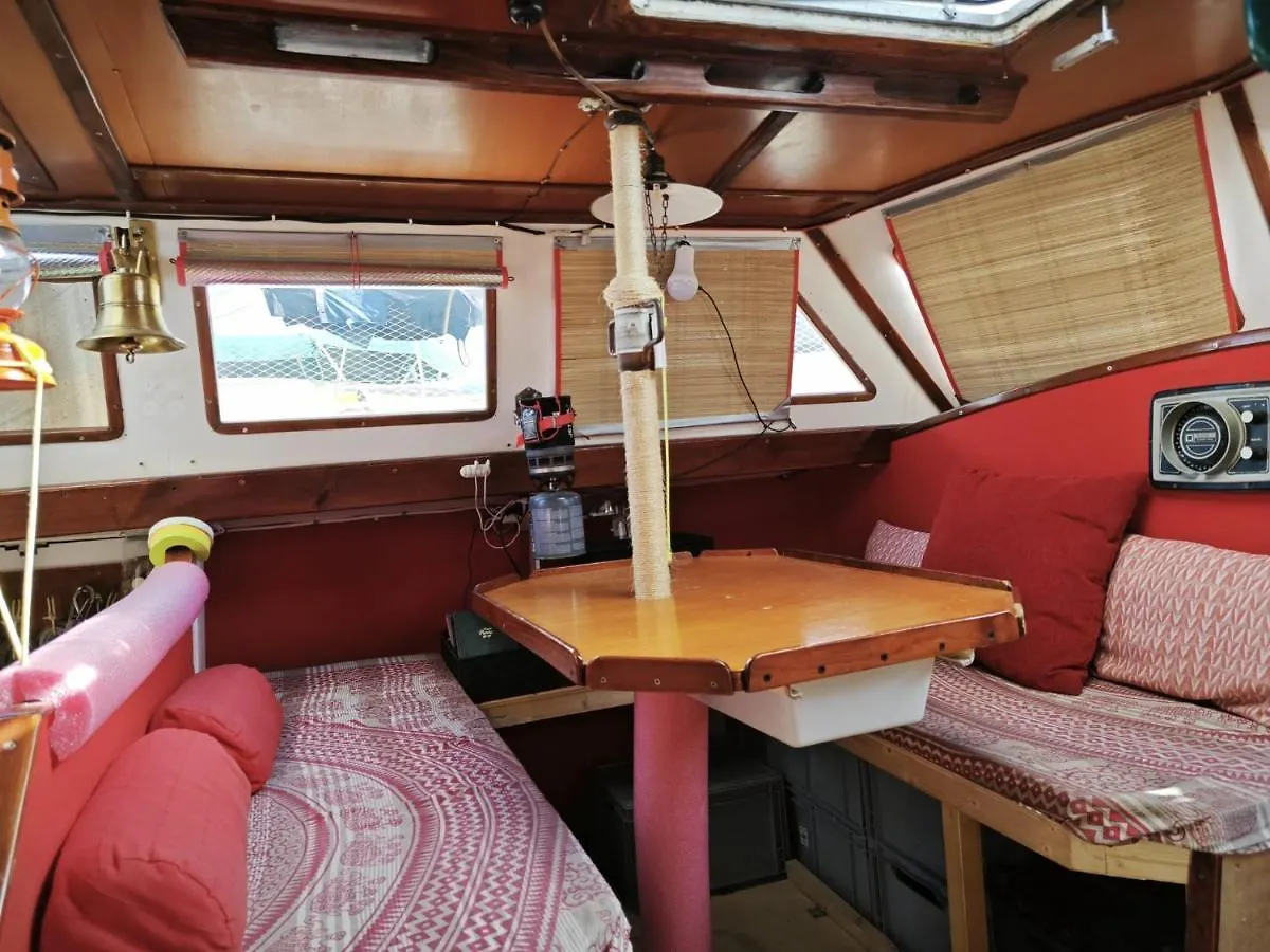 船屋 比利亚努埃瓦-赫尔特鲁 Boat Sitges Experience酒店