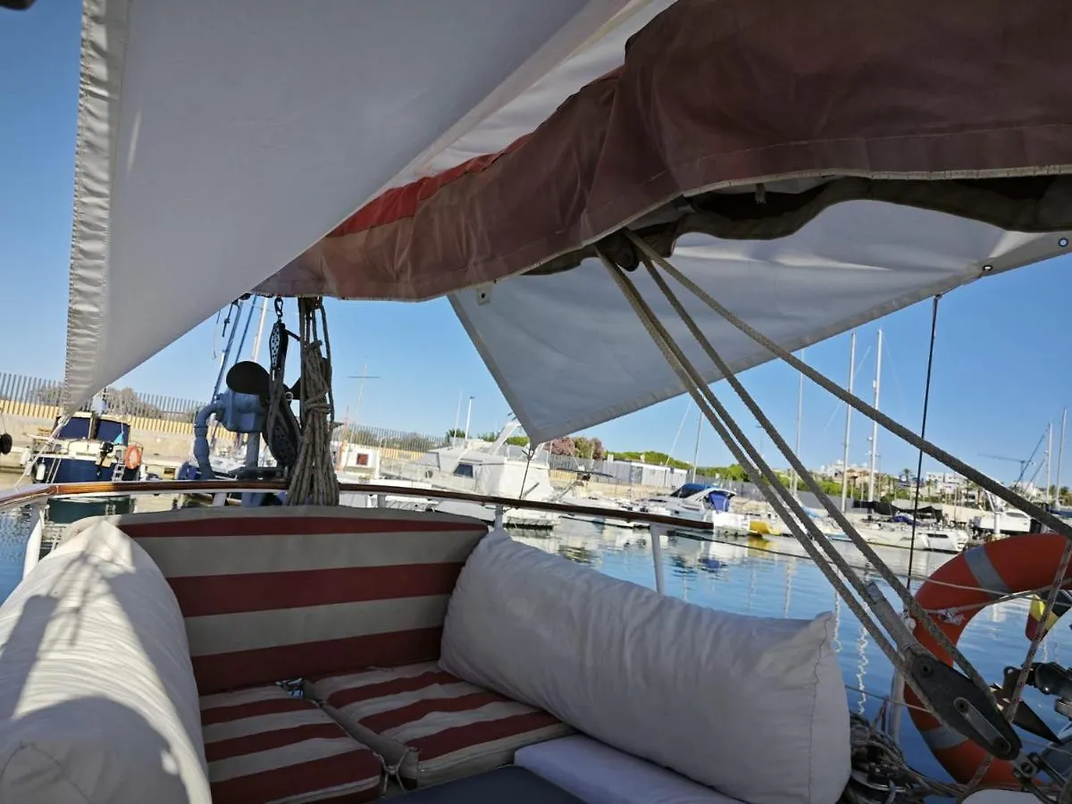 船屋 比利亚努埃瓦-赫尔特鲁 Boat Sitges Experience酒店 西班牙