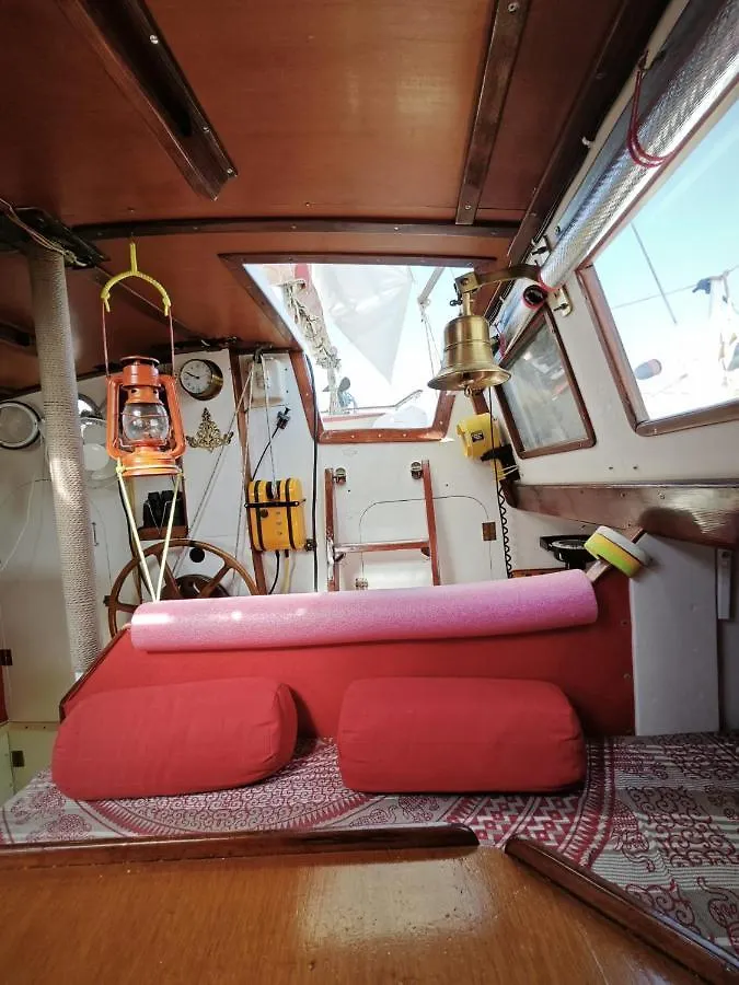 ホテル Boat Sitges Experience ヴィラノヴァ・イ・ラ・ジェルトル 0*,